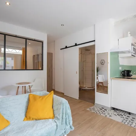 Avec Piscine Apartment